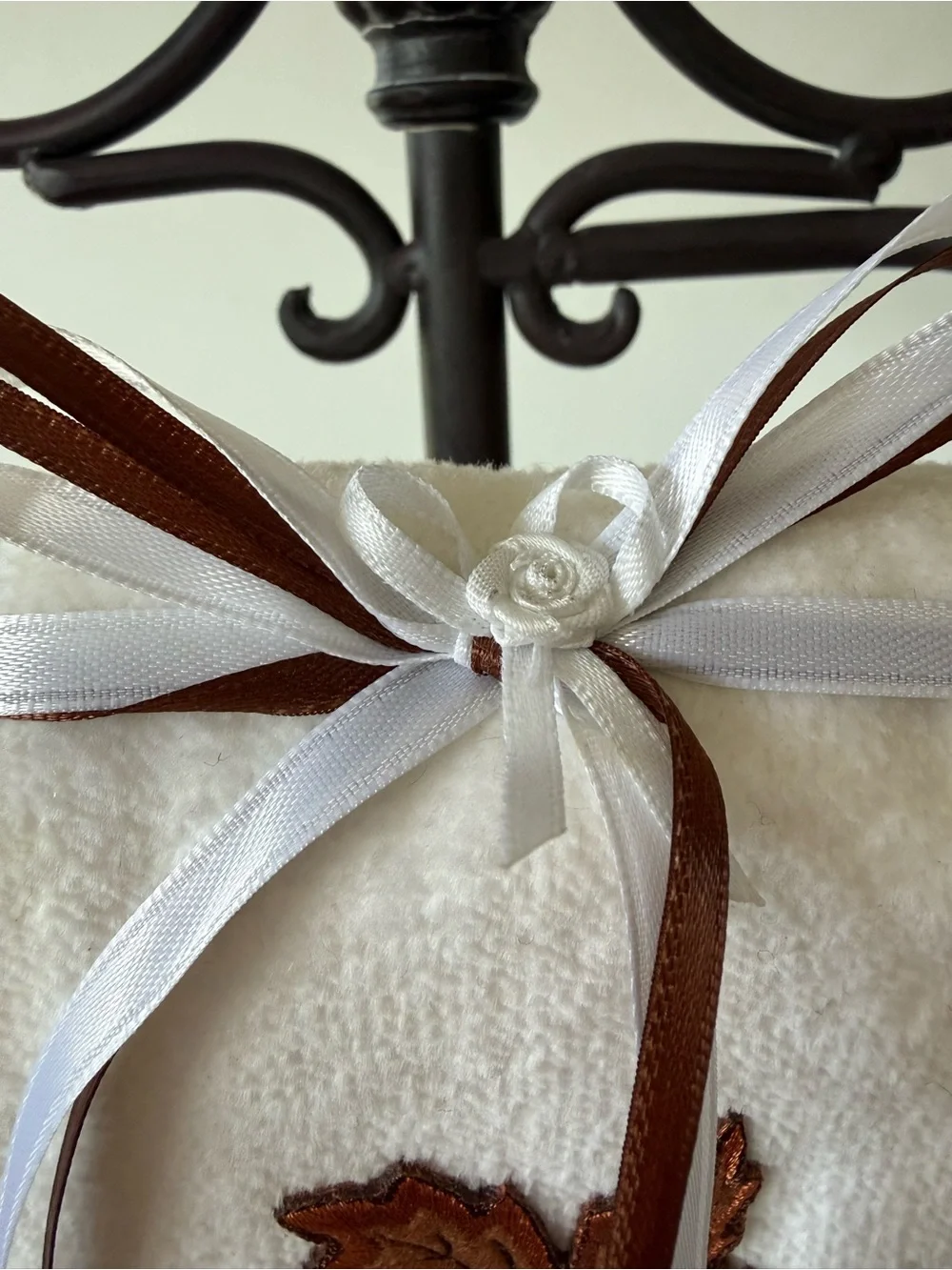 🤎 Hand Crafted Cream Lace Hand Towel & Sachet Set with Brown Leaf Accent 🤎